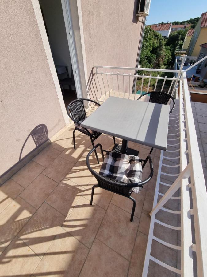 Apartments Lili Biograd Na Moru Exterior photo