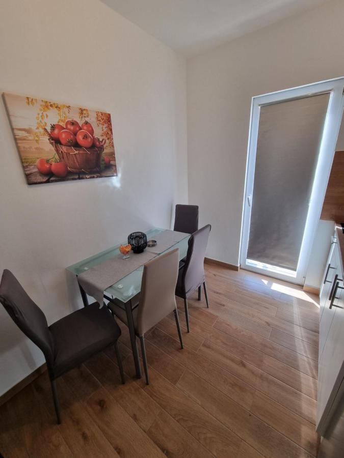 Apartments Lili Biograd Na Moru Exterior photo